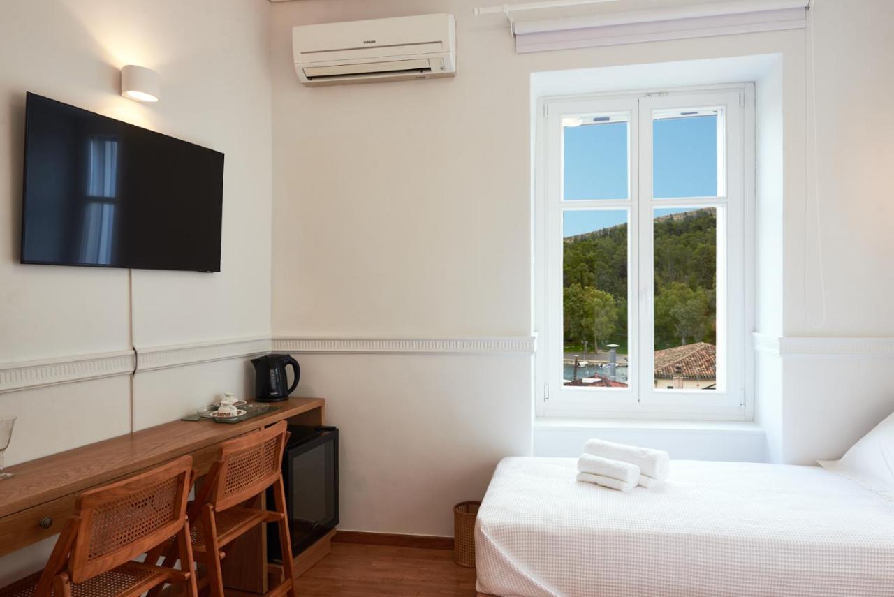 Galaxídhion Galaxidaki 1857 Guesthouse מראה חיצוני תמונה