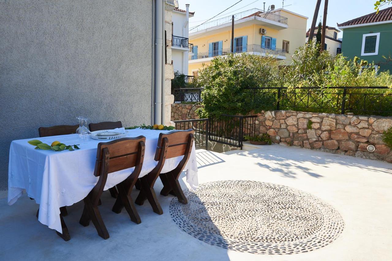 Galaxídhion Galaxidaki 1857 Guesthouse מראה חיצוני תמונה